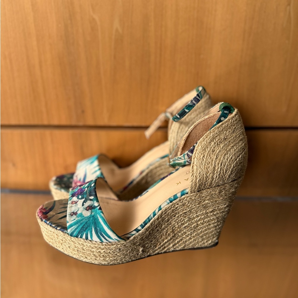 Like New Floral Print Wedge Espadrille Sandals Size 37 - Picture 3 of 8